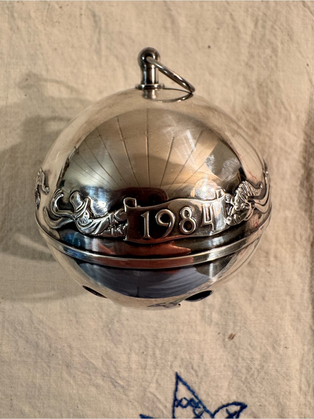 Vintage 1984 Wallace Silverplate Sleigh Bell Christmas Ornament Carolers